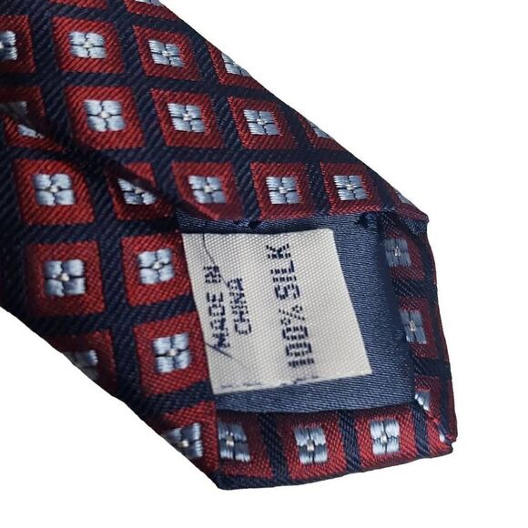 NWT IZOD Maroon and Blue Men's Silk Tie - Picture 4 of 6